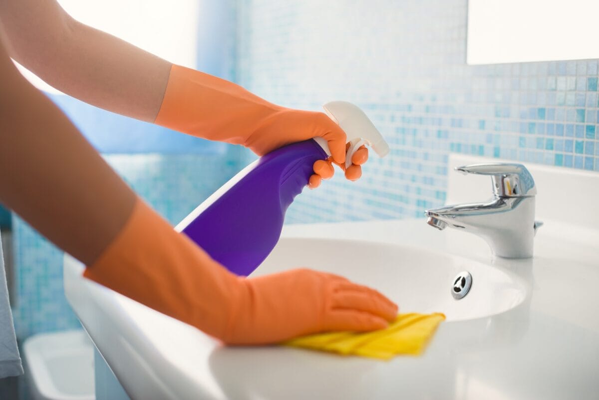 Bad putzen: 10 Tipps für ein sauberes Badezimmer